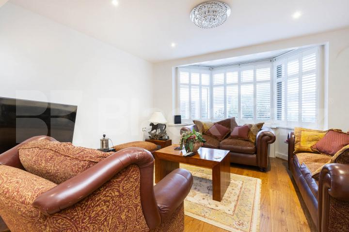 Available Now Leybourne Avenue, Ealing